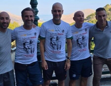 Palermo, Guardiola in pellegrinaggio da Santa Rosalia: sulla maglia Falcone e Borsellino
