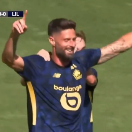 Giroud immortale: pazzesco gol acrobatico a 38 anni