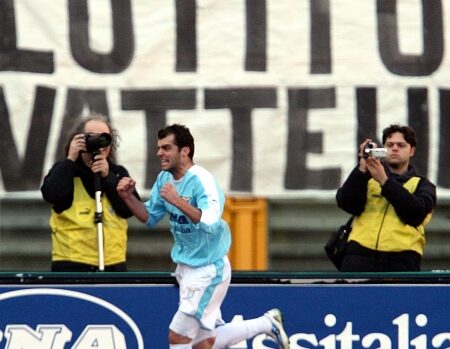Cappuccetto rosso, il Lupo Cattivo e quel "Bas….o" urlato alla tribuna
