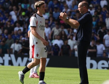 Allegri non vuol rischiare: Milan ancora difesa a 3 contro il Bari. E in mezzo Ricci-Loftus-Fofana