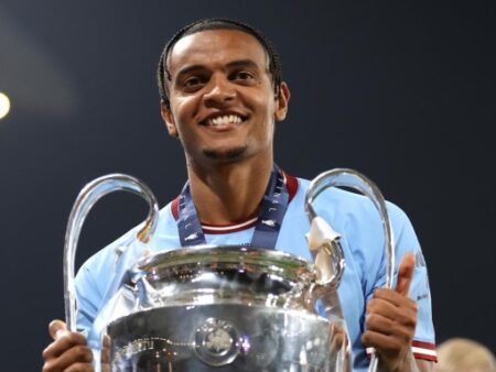 Favre: "Inter, ti spiego il mio Akanji. Con lui in campo hai un computer, e a fine allenamento…"
