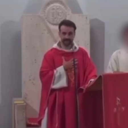 Prete chiude la messa benedicendo… la Salernitana!