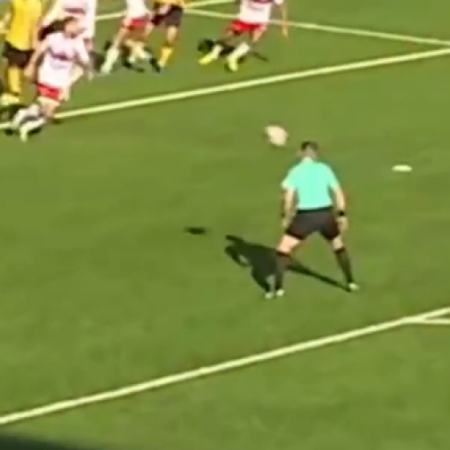 L’arbitro protagonista: un quasi-gol virale in Ligue 2 algerina