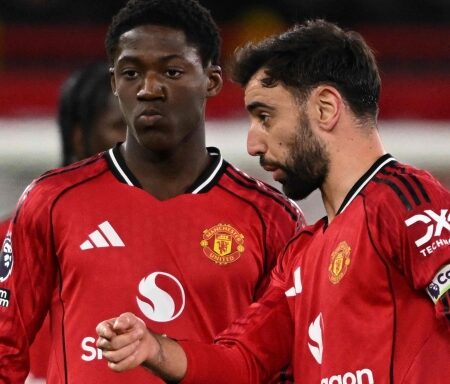 Kobbie Mainoo: il fratellastro chiede la cessione a gennaio