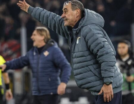 Sarri critica il primo tempo della Lazio e il mercato di gennaio