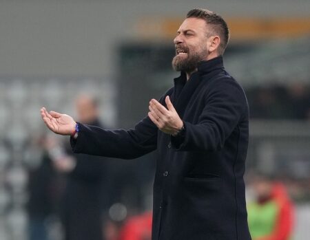 Genoa, De Rossi: “Amarezza per il pareggio, scelta Stanciu per il rigore”