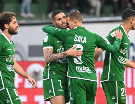 Serie B: Frosinone campione d’inverno, crisi per il Bari