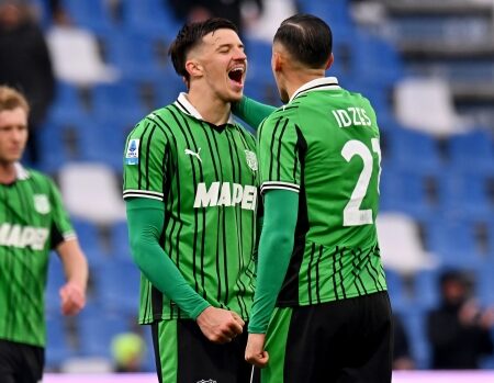 Sassuolo-Cremonese: Idzes brillante, Vardy delude