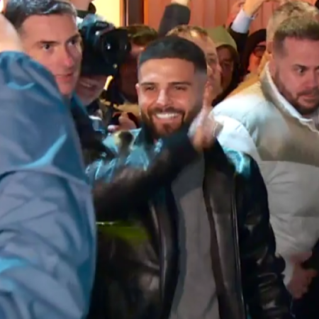 Lorenzo Insigne torna a Pescara: l’accoglienza è calorosa
