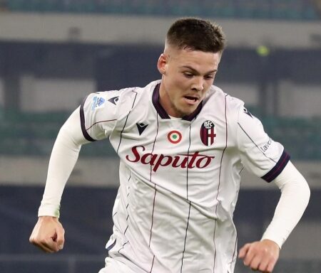 Scambio Holm-Joao Mario: trattativa tra Juve e Bologna in corso