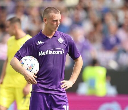 Infortunio per Gudmundsson: esce zoppicante contro il Torino