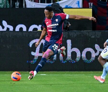 Cagliari, la difesa cerca stabilità: Mina verso il recupero