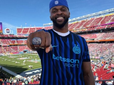 L’Inter celebra la vittoria al Super Bowl con i Seahawks