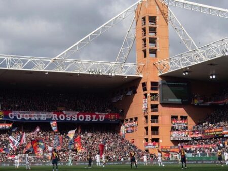 Incidente al Ferraris: tifoso cade nel fossato prima di Genoa-Torino