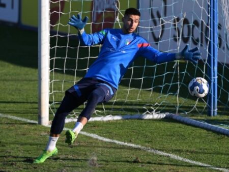 Vicario si unisce al ritiro azzurro nonostante l’infortunio