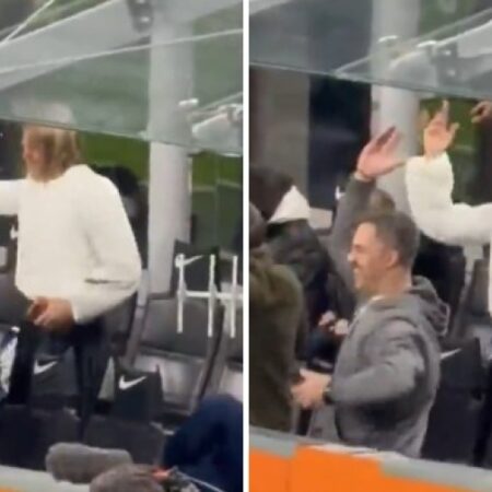 Arianna Fontana entusiasta a San Siro durante Inter-Genoa