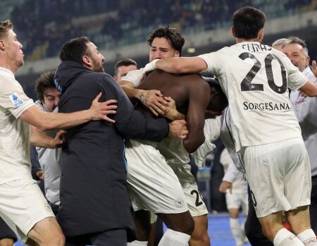 Corsa Champions: Napoli trionfa, Milan in difficoltà