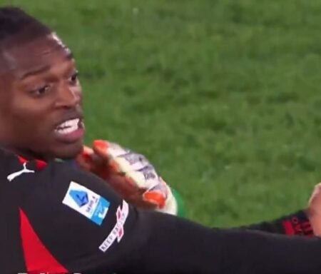 Leao infuriato per la sostituzione: Allegri cerca il confronto