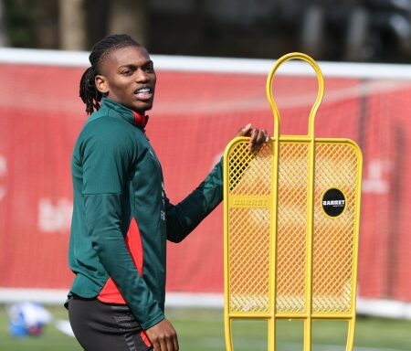 Leao si allena in Portogallo per tornare al Milan