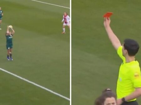 Espulsione controversa in Ajax-Pec Zwolle per una giocatrice olandese