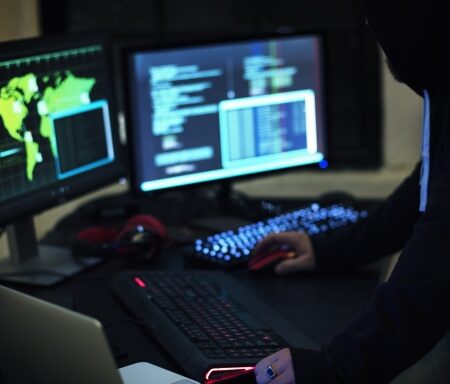 Pirateria audiovisiva: 1.200 euro persi a testa a causa di frodi digitali