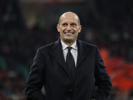 Milan, Allegri prepara la sfida con la Juve: squadra al completo