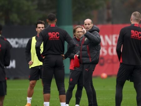 Milan: Allegri chiede una rosa competitiva per puntare allo scudetto