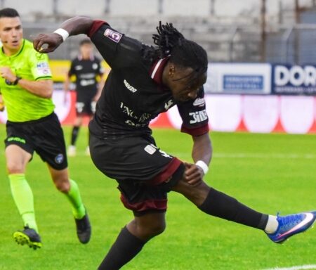 Arezzo trionfa nel derby, Casertana continua la sua marcia