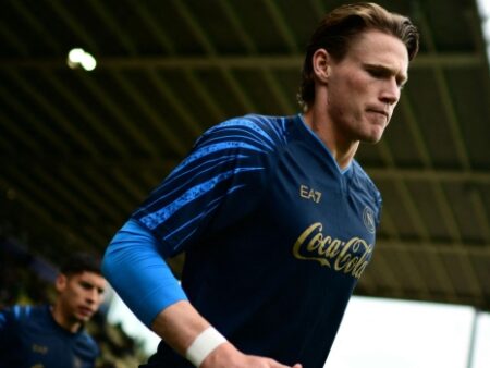 McTominay celebra Maradona con una statua nel suo giardino