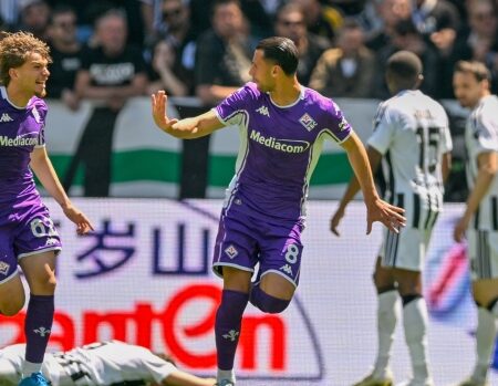 Juve-Fiorentina: deludenti bianconeri, Mandragora si distingue