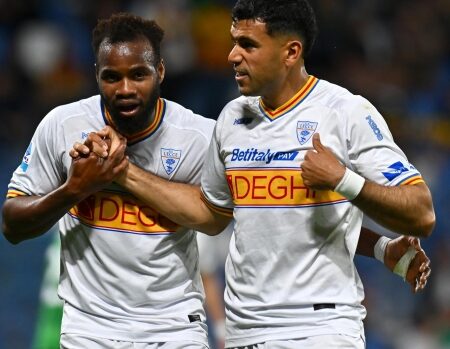Sassuolo-Lecce, le pagelle: Cheddira stellare, Nzola delude